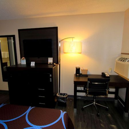 Super 8 By Wyndham Lenexa Overland Park Area/Mall Area Kültér fotó
