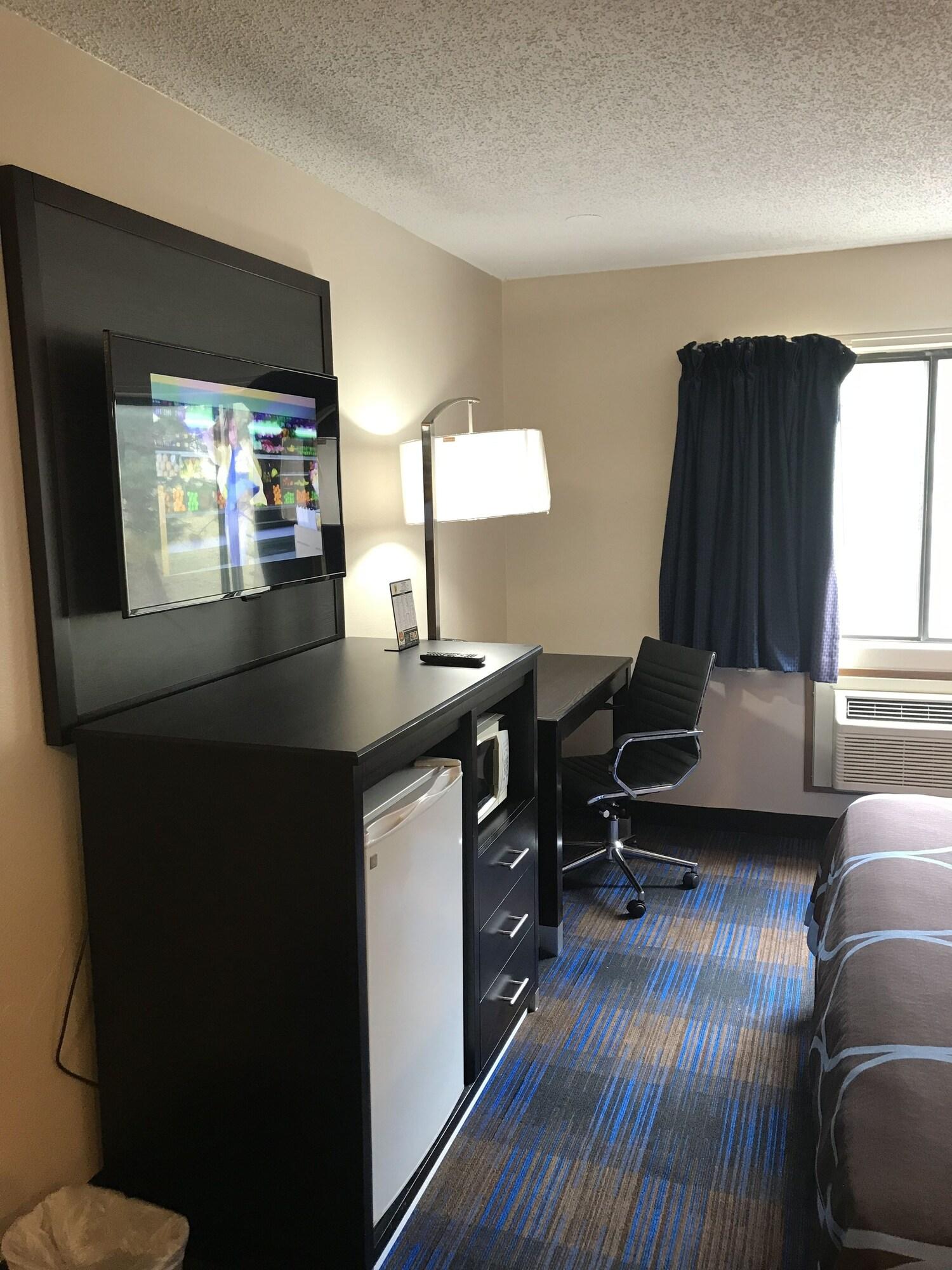 Super 8 By Wyndham Lenexa Overland Park Area/Mall Area Kültér fotó
