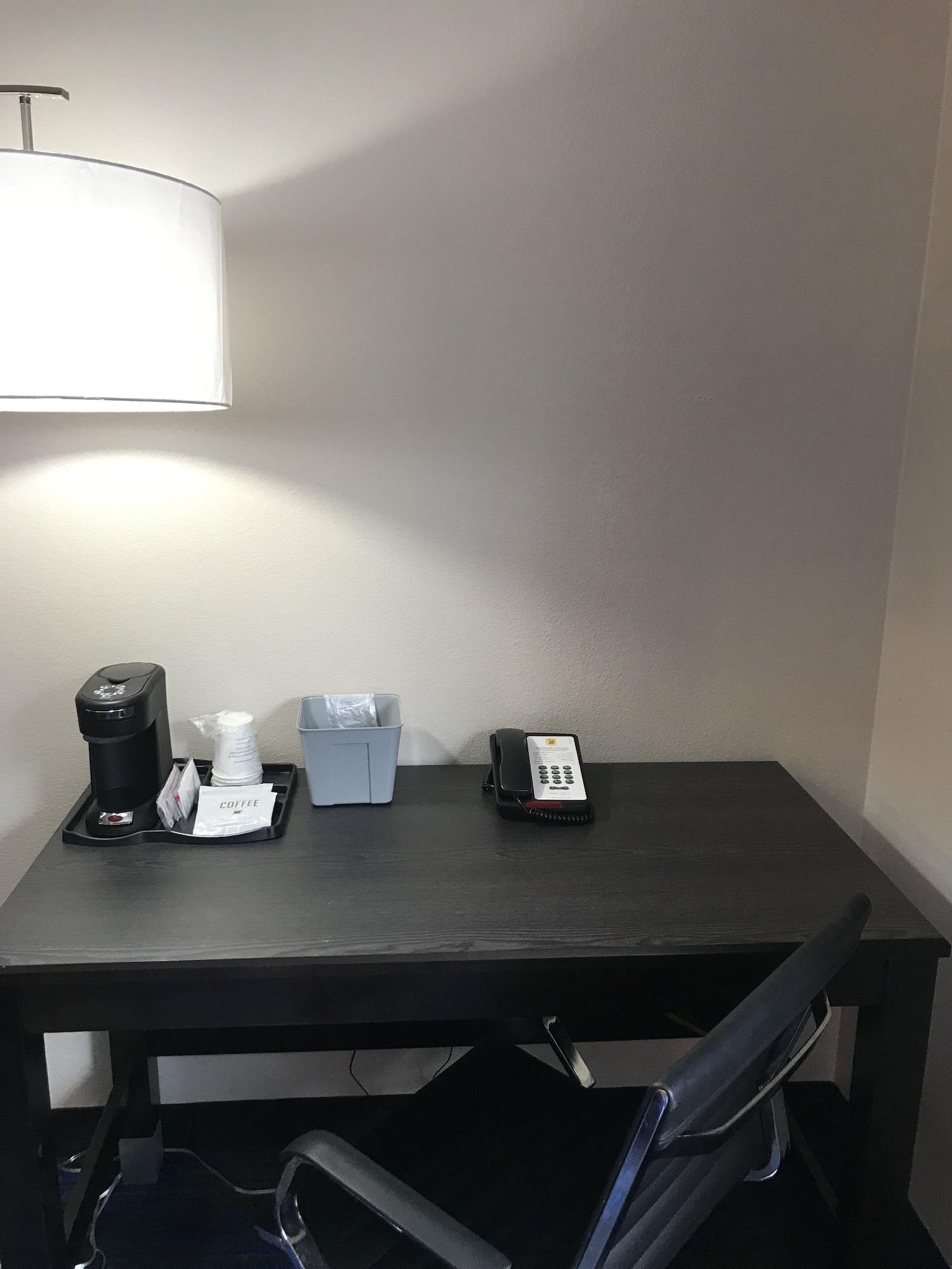 Super 8 By Wyndham Lenexa Overland Park Area/Mall Area Kültér fotó