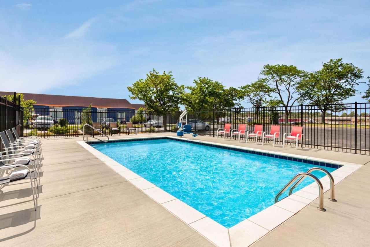 Super 8 By Wyndham Lenexa Overland Park Area/Mall Area Kültér fotó